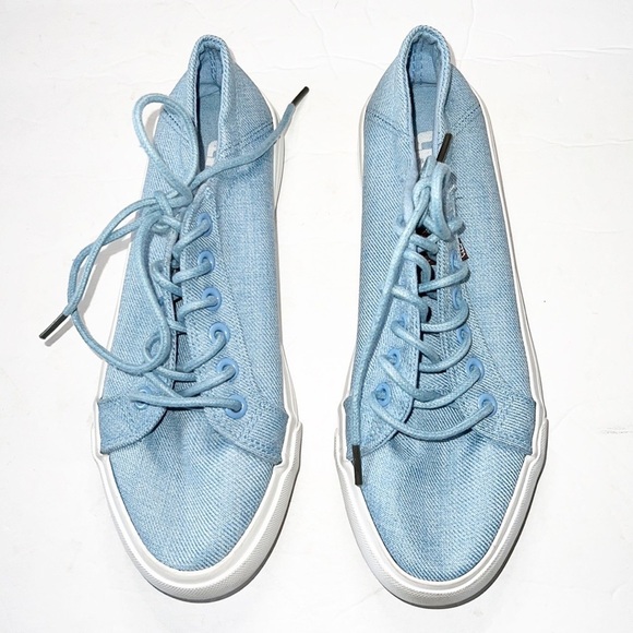 Lamo Vita Sky Blue And White Casual Tie Sneakers - Picture 2 of 10